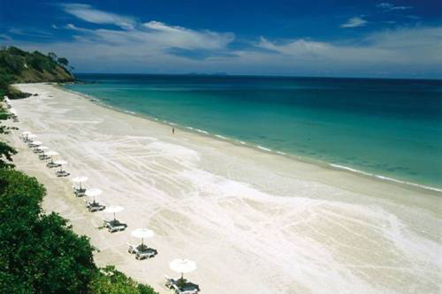 Wisata Pantai Lombang