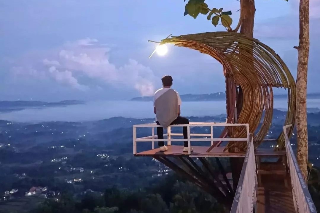 Wisata Puncak Ratu Pamekasan